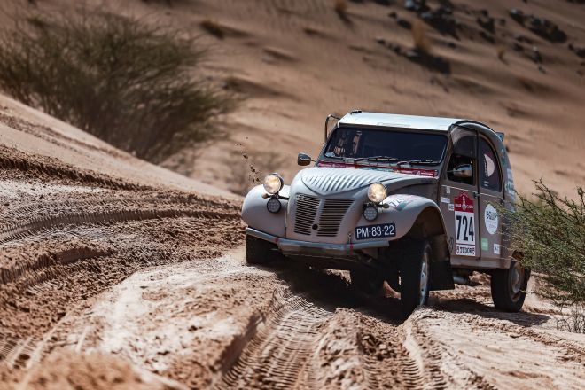 Dünyanın Çift Motorlu İlk Otomobili: Citroen 2CV Sahara