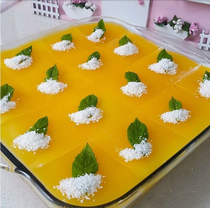 Yumuşacık ve Soslu Portakallı Kek Tarifi