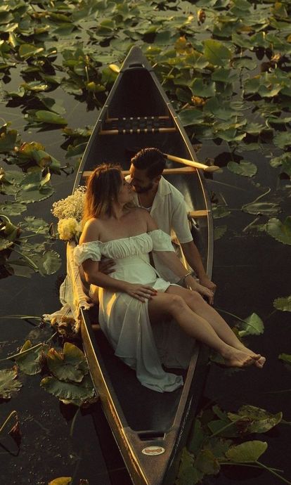 Konuşmadan anlaşmaksa, o bakıştadır.👫+🌍=❤️