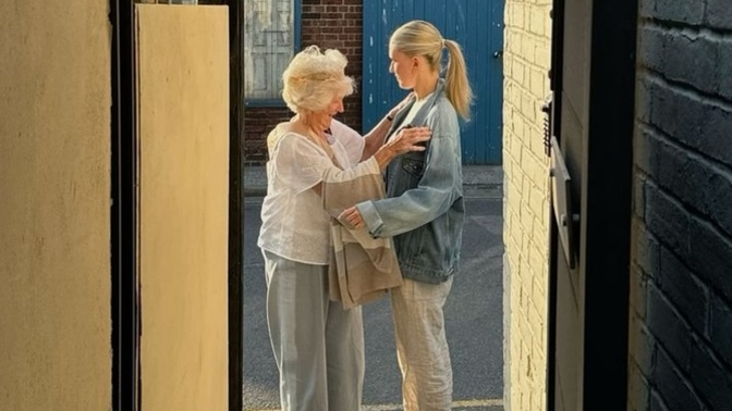 Klişe Değil Kalpten! Anneye ‘Sen Özelsin’ Dedirtecek 5 Yaratıcı Hediye Fikri 💝