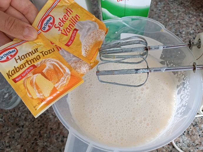 Çırptım Çırptım Karıştırdım, Kendimi Kekle Şımarttım; Tadı Damakta Kalan Portakallı, Cevizli, Üzümlü, Kakaolu Kek Tarifi!