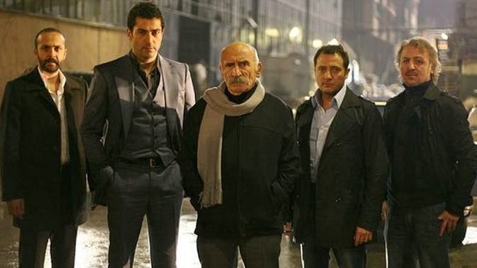 Keyifle İzleyebileceğiniz En Güzel 5 Dizi Önerim!