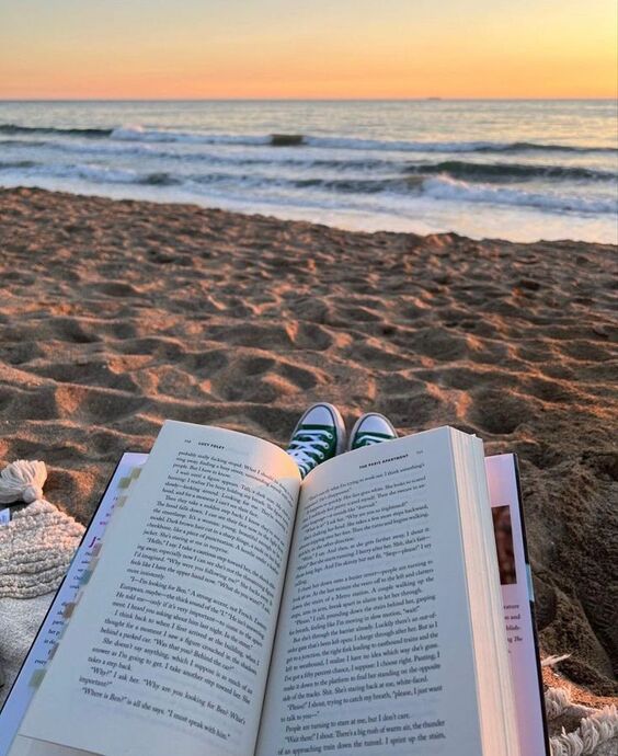 Plajda Kitap Sevenlere: Sürükleyici 5 Yaz Romanı 📚