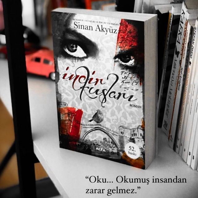Plajda Kitap Sevenlere: Sürükleyici 5 Yaz Romanı 📚