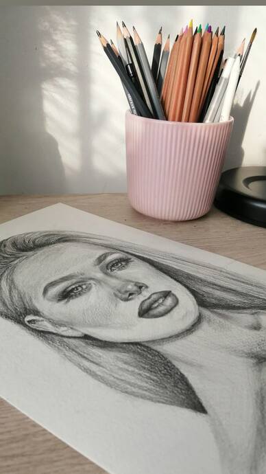 🎨 Sanatla Terapi: Neden Herkes Çizmeyi Denemeli