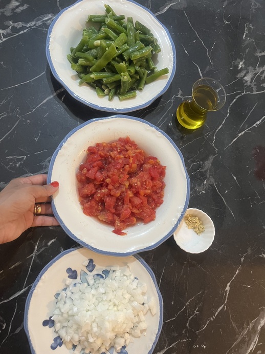 Havalar Çok Sıcak Yemek Yenmiyor: Bir Yemek Yapıp İki Gün Yeme Günlerine Geldik 🤭Gelin Zeytinyağlı Fasulye Yapalım!
