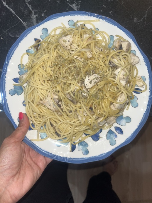 Kremalı , Mantarlı Ve Tavuklu Makarna ❤️ Farklı Bir Lezzet Arayanlar İçin Oldukça Lezzetli Bir Tarif İle Geldim! 🥳🫶🏻