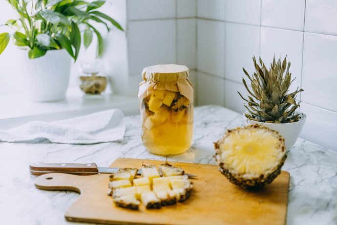 Ananas Sirkesi Ki̇lo Vermeye Yardimci Olabilir Mi̇?