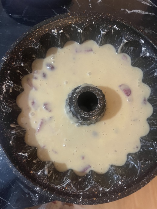 Yağmur Bu Sıcakta Sen Nasıl Mutfağa Giriyorsun Dediğini Duyar Gibiyim.🤭 Çok Lezzetli Çilekli Kek Yaptım Ben 🥳