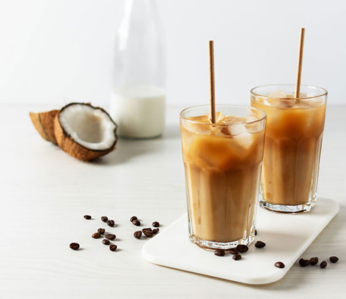 ☕🌞 Philips LatteGo ile Kahve Keyfi: Bu Yaz Serinleten 5 İçecek Tarifi! 🧊🍹