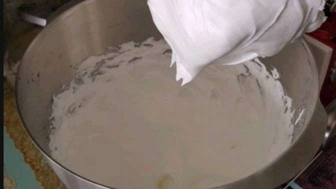 Yalnızca 4 Malzemeyle Katı Kıvamlı Ev Yapımı Krem Şanti Tarifi