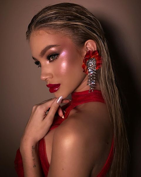 💄 Makyaj Yapmak Zayıflık Değil, Güçtür!