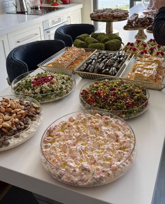 🍲 Yemek Dediğin Sadece Karın Doyurmaz, Ruhuna da Dokunur
