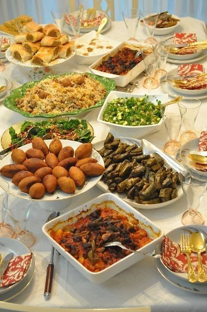 🍲 Yemek Dediğin Sadece Karın Doyurmaz, Ruhuna da Dokunur