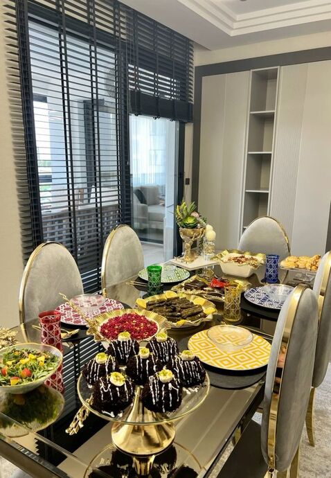 🍲 Yemek Dediğin Sadece Karın Doyurmaz, Ruhuna da Dokunur