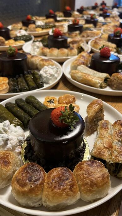 🍲 Yemek Dediğin Sadece Karın Doyurmaz, Ruhuna da Dokunur