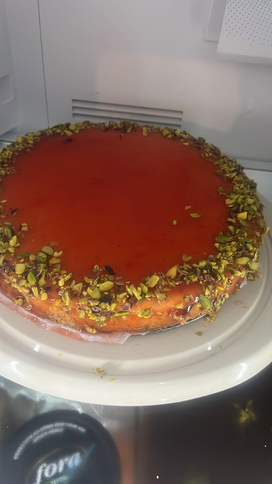 Başka Bir Tatlıya Niyet Etmişken Malzeme Kırık Çıkınca Bende Çilekli Sosun Çok Yakıştığı Cheesecake Yaptım ❤️💐