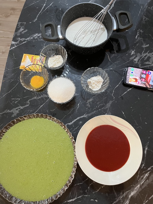 Ispanak Yemeyen Çocuklara Ispanağı Sevdiren Ispanaklı Çilek Soslu Yeşil Pasta Yaptım 😍🍓🥬
