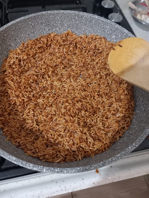 Bugün Mutfağa Girdim, Şöyle Mis Gibi Kokacak Bir Şehriyeli Pilav Yapmaya Karar Verdim!