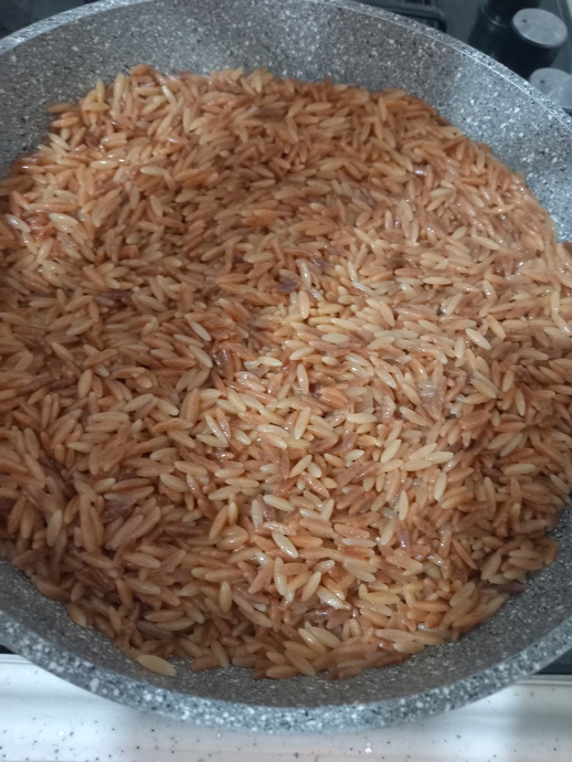 Bugün Mutfağa Girdim, Şöyle Mis Gibi Kokacak Bir Şehriyeli Pilav Yapmaya Karar Verdim!