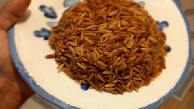 Bugün Mutfağa Girdim, Şöyle Mis Gibi Kokacak Bir Şehriyeli Pilav Yapmaya Karar Verdim!