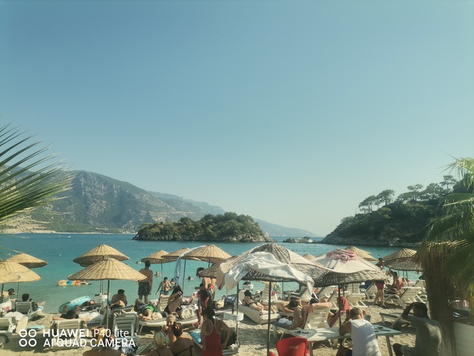 Oludenizde.. Deniz ve kumdan çok insan var :))