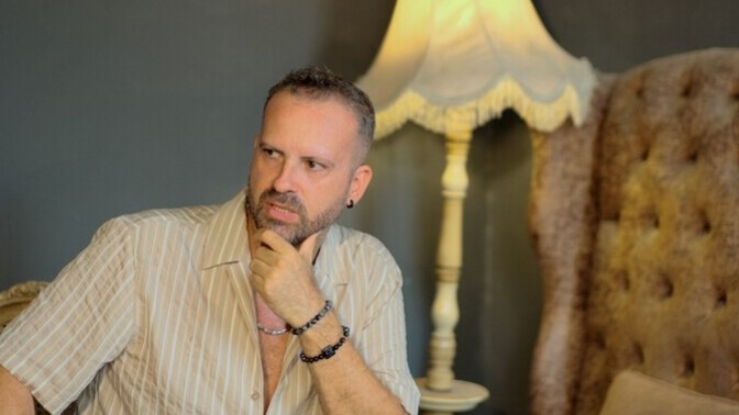 Müzikonair CEO’su Özcan Beylan’dan Ters Köşe! “Bas Git” ile Müzik Kariyerine İlk Adımını Attı!..