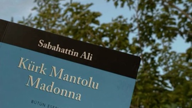 Kürk Mantolu Madonna: Aşk, Yalnızlık ve İnsan Ruhu