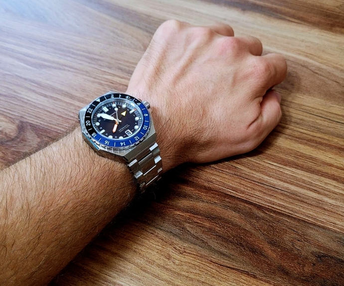 Spinnaker Dumas GMT Dalgıç Kol Saati İncelemesi
