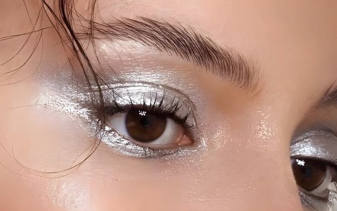 Yeni Sezon, Yeni Glow: Türkiye’de Yükselen Makyaj Trendleri