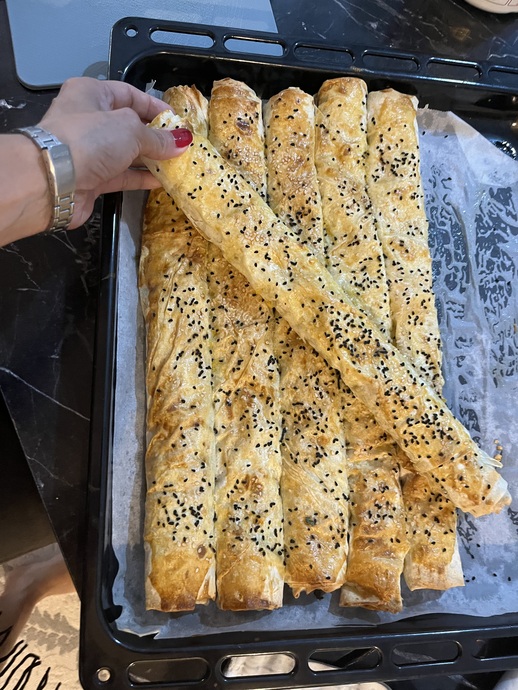 Çocukların Beslenme Derdine Alternatif Çözüm! Lor Peynirli Sarma Börekler Yaptım!