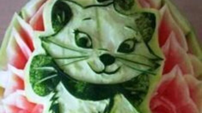 Karşınızda Birbirinden Dekoratif Meyve Oyma Sanatı!