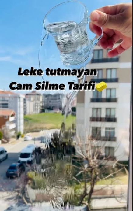Cam Nasıl Silinir? Evde, Ofiste Cam Yüzeyli Eşyalar Nasıl Temizlenir? Cam Yüzeylerde Parlak Ve Pürüzsüz Görünümün Sırlar Bu Yazıda!