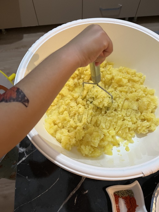 Az Malzemeyle Hafta Sonları Kahvaltısının Baş Tacı Olacak Nefis Bir Patates Köftesi Tarifi ile Geldim Ben! ❤️