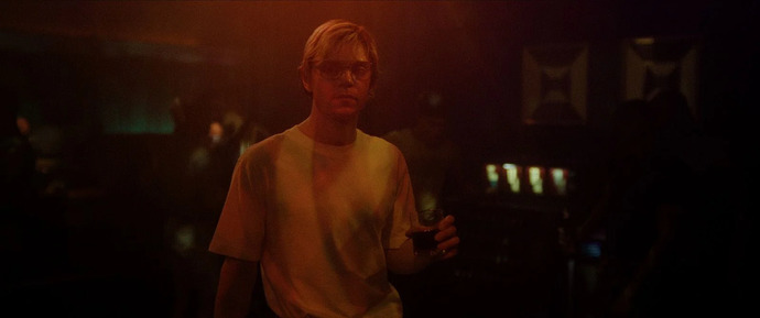 🎬 DAHMER: İnsanlığın En Karanlık Yüzüyle Tanışmaya Hazır mısın?