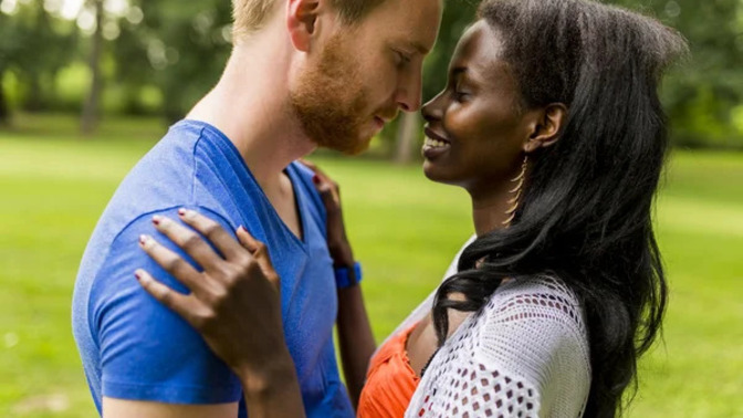 Cinsellikte Ten Rengi Fark Eder Mi?