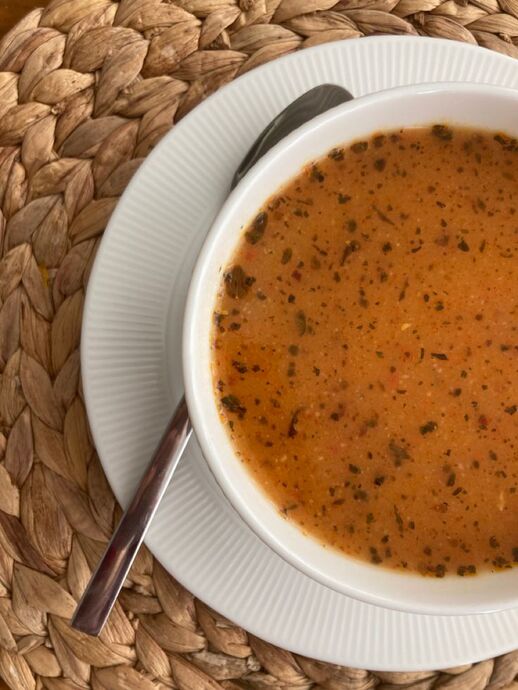Soğuk Havaların Kurtarıcısı: Hasta Olunca İçilecek 3 Şifa Gibi Çorba 🍲💛