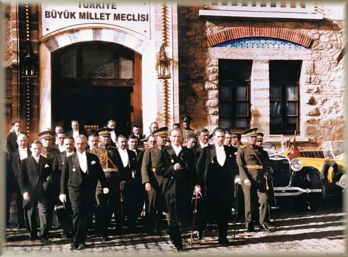 Cumhuriyetin Yolculuğu: Bir Milletin Yeniden Doğuşu