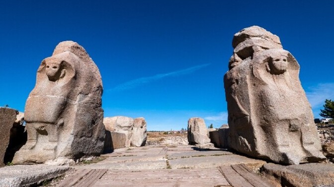 Kısaca Bilinmeyen Yönleriyle "Hititliler"