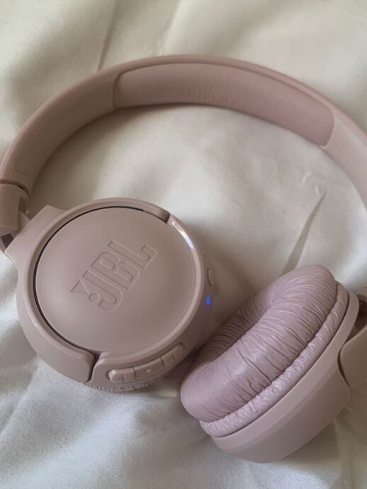 Kasım İndirimlerinde En Mantıklı Alınacak şey: Bluetooth Kulaklık & Hoparlör 🔊🖤