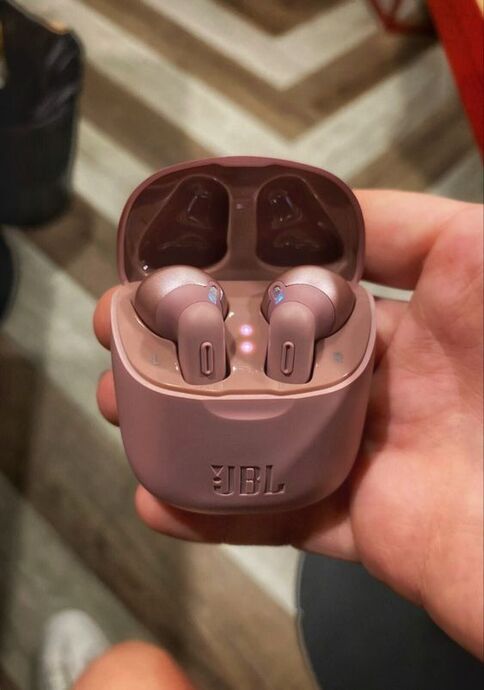 Kasım İndirimlerinde En Mantıklı Alınacak şey: Bluetooth Kulaklık & Hoparlör 🔊🖤