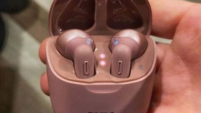 Kasım İndirimlerinde En Mantıklı Alınacak şey: Bluetooth Kulaklık & Hoparlör 🔊🖤