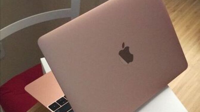 Kasım İndirimlerinde Teknoloji Rüzgarı: Laptop & Tablet Alınır Mı? 💻✨