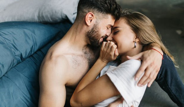 Yatakta Uzun Süre Kalmanın Erotiki Sırları: Gücünü ve Kontrolünü Keşfet