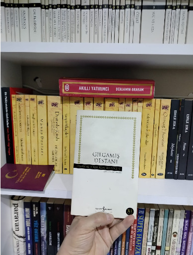 Çok eskimiş olsa da okuduğum Gılgamış Destanı :)