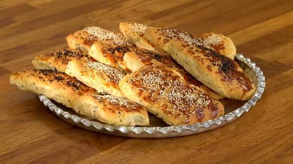 Sofranın Mis Kokulu İmzası: Mahlepli Diyarbakır Çöreği!