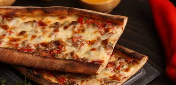 Mutfağın Gizli Yıldızı: Ev Yapımı Pide Sanatı!