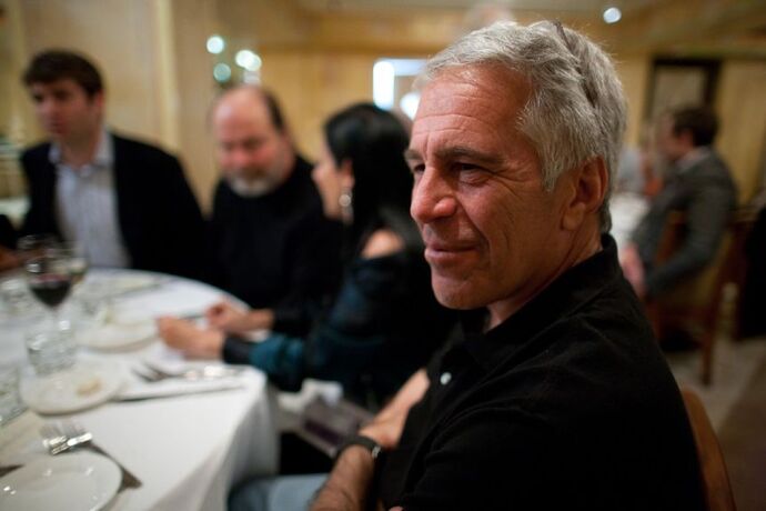 Kapalı Kapılar Ardında: Epstein Dosyaları ve Yarım Kalan Adalet