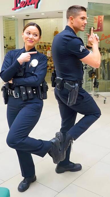 :🎬 40ından Sonra Hayata Reset Atmak: Neden The Rookie Dizisine Şans Vermelisiniz?