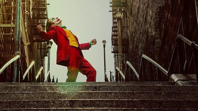 Her Ay 1 Sahne: Joker’in Merdiven Dansı ve Bastırılmış Bir Ruhun Taşması